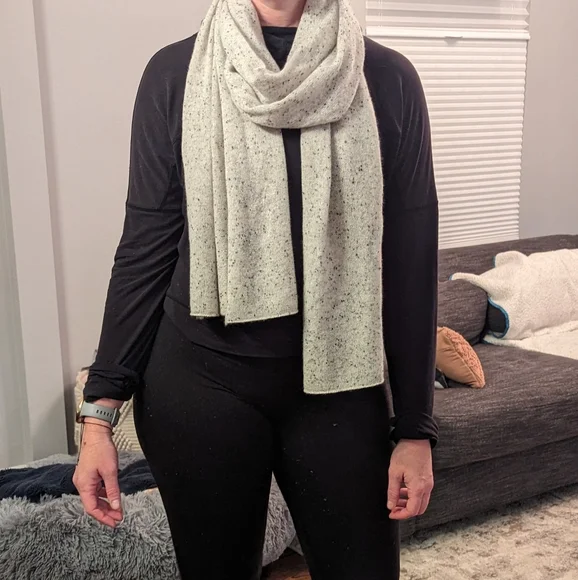 Bloomingdale's cashmere clearance scarf